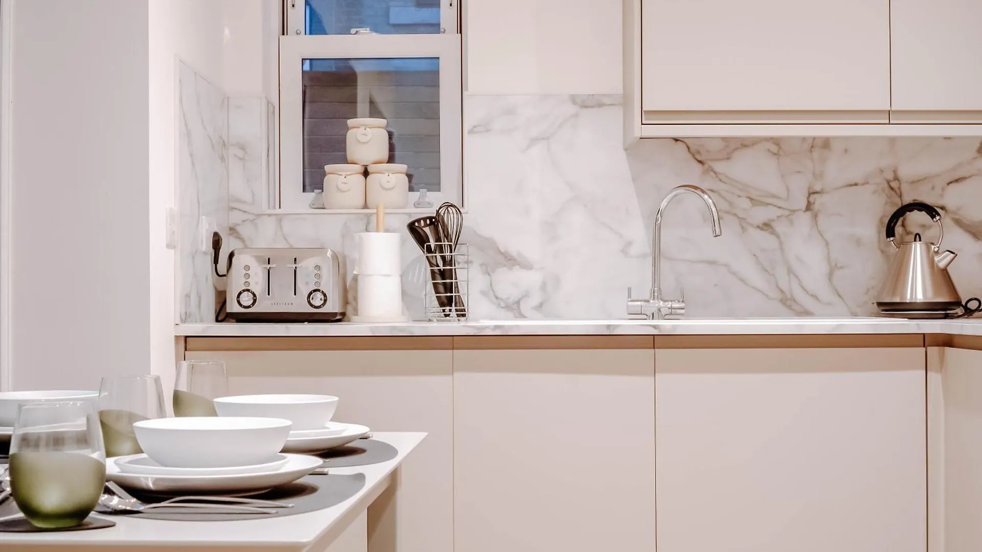 Mayfield - Central Harrogate Apartment - Ground Floor