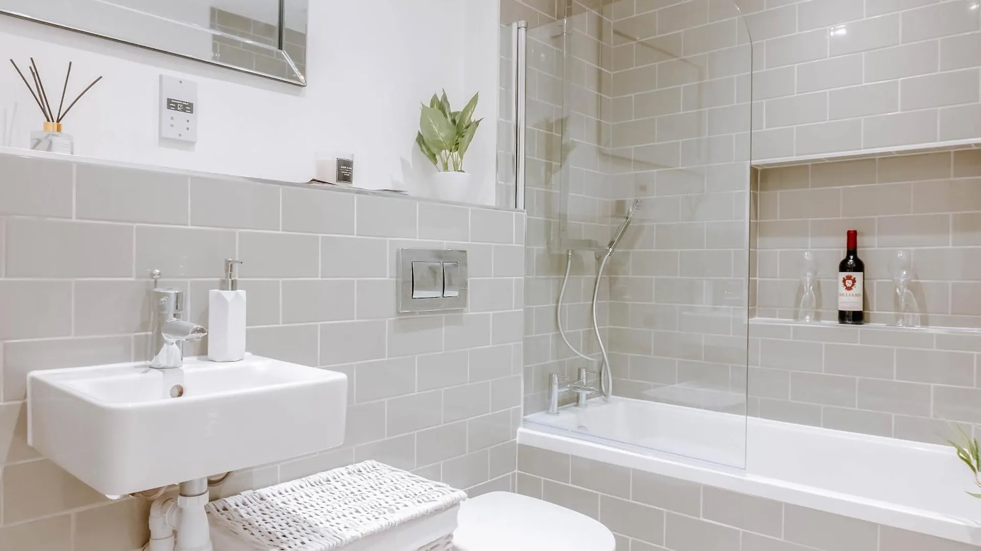 Mayfield - Central Harrogate Apartment - Ground Floor
