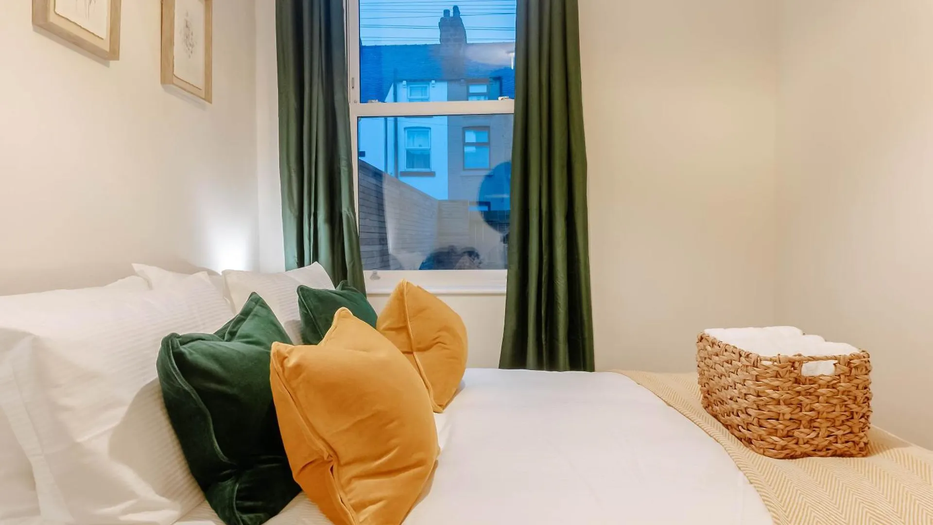 Mayfield - Central Harrogate Apartment - Ground Floor