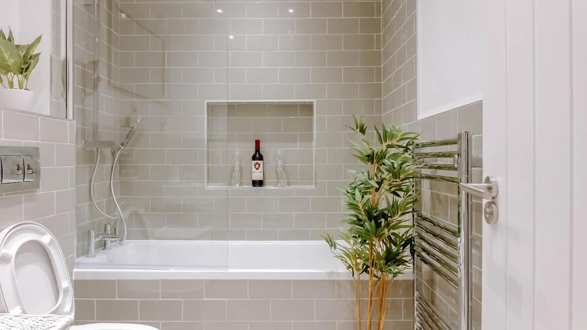 Mayfield - Central Harrogate Apartment - Ground Floor 0*,